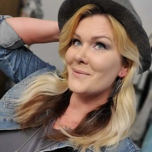 Meet your Posher, Toni